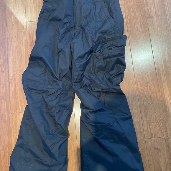 Columbia ski pants
Youth size large - Picture 2 of 3